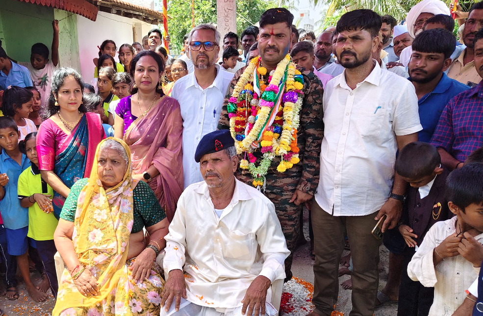 Army veteran receives grand welcome after 17 years