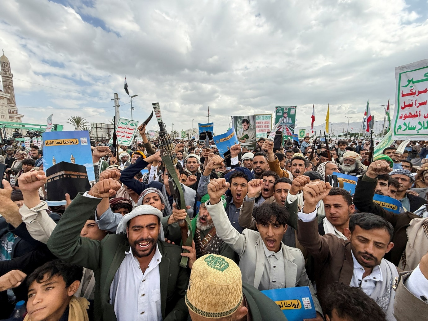 Saudi weighs Yemen offensive