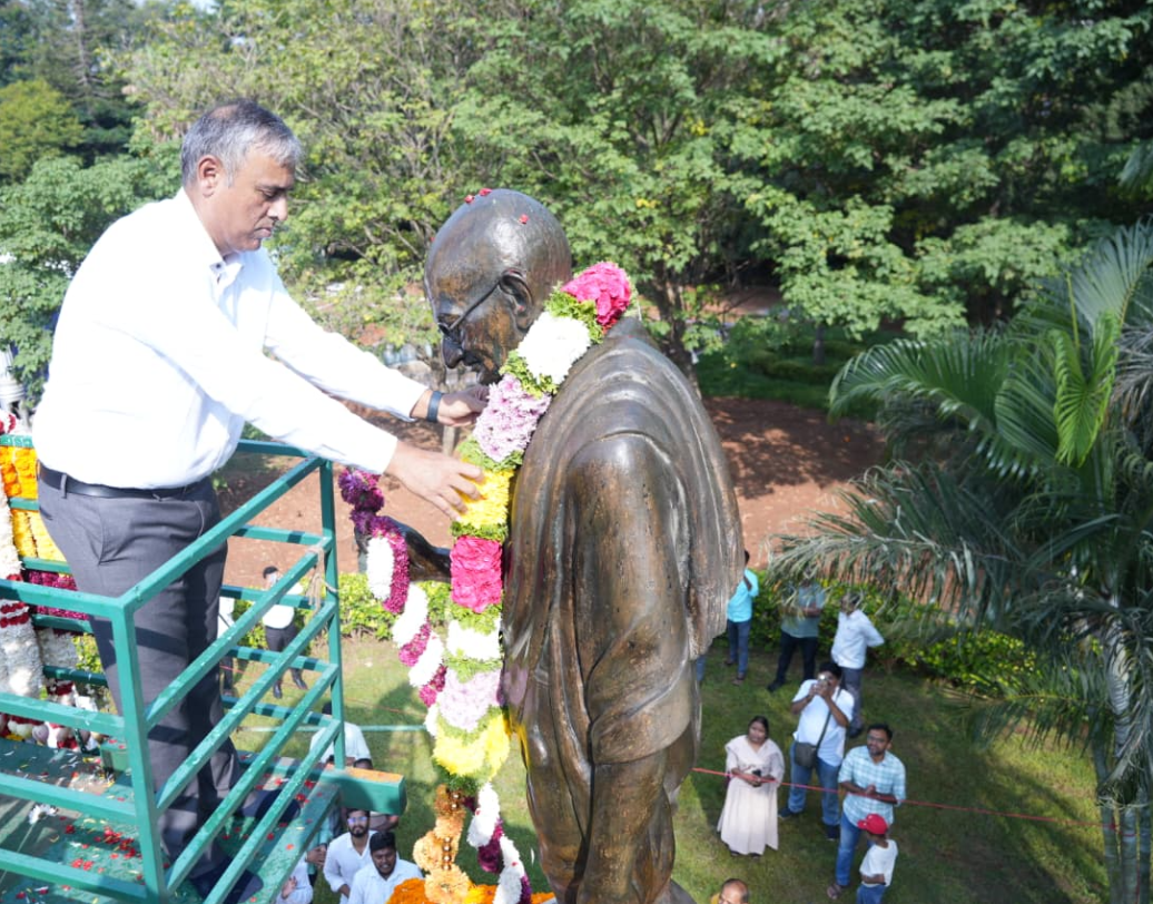 GBA leaders pay tribute at MG Road on 157th Gandhi Jayanti