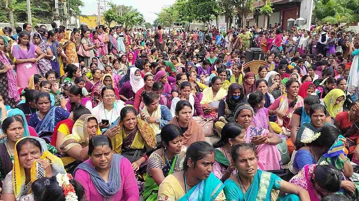 Garment workers protest over E-PF issues