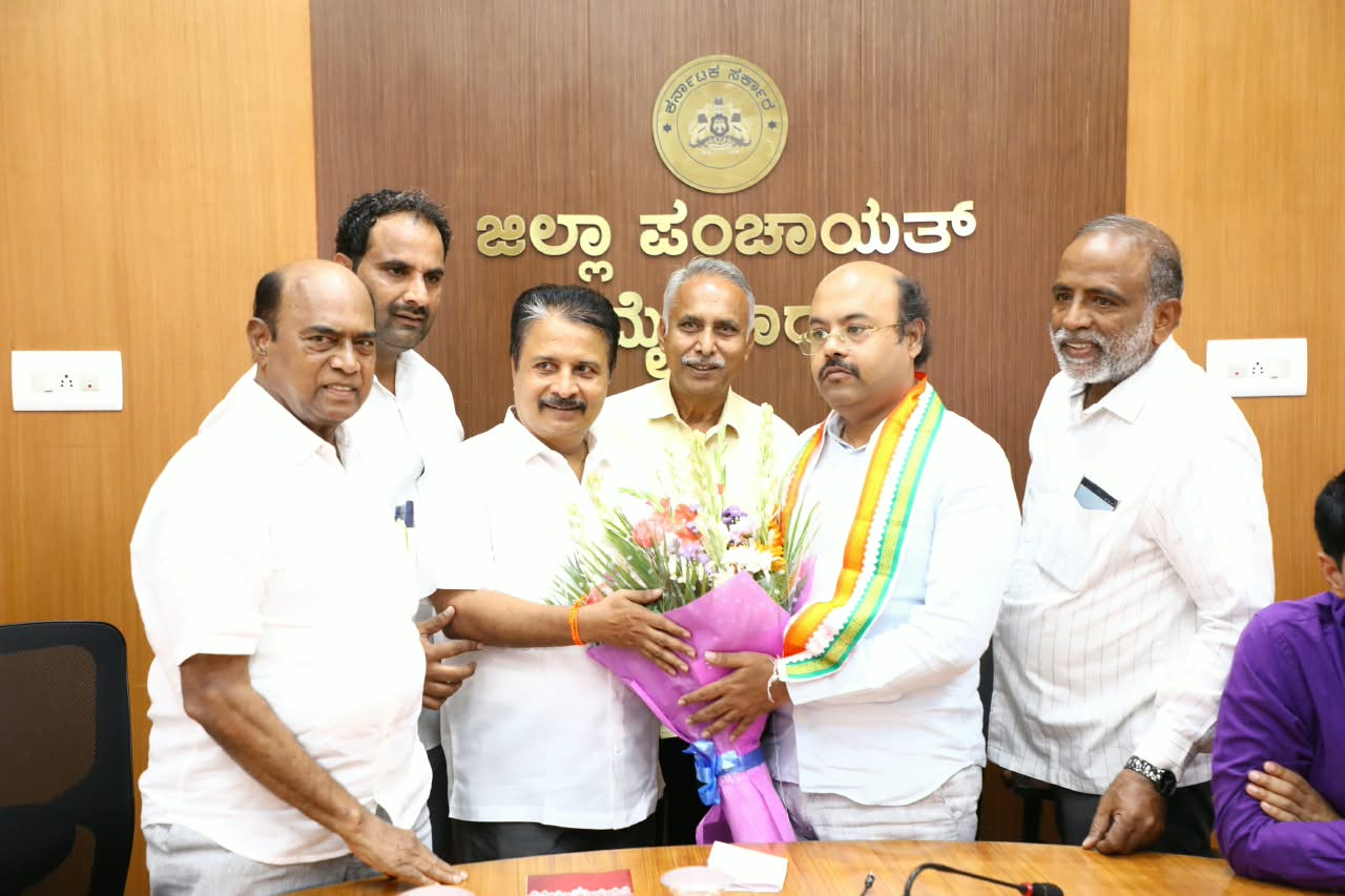 Yatindra Siddaramaiah opens his new office in Mysuru