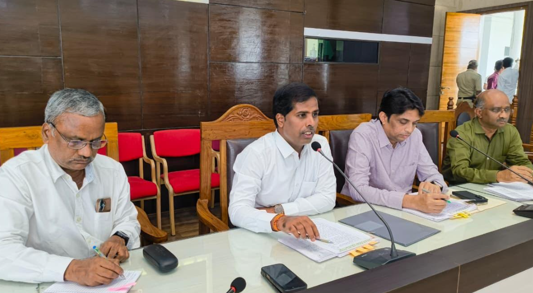 Mandya KIADB meeting discussed industrial land acquisition; DC assured farmers of compensation review and right to objections
