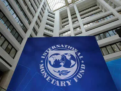 IMF reviews Pakistan’s $7 billion loan