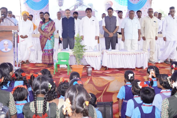 Minister M.B. Patil urges parents send girls school daily