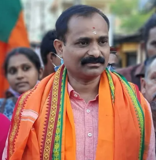 Kerala bus row escalates between Minister, Mayor