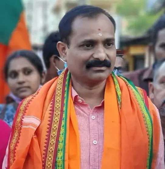 Kerala bus row escalates between Minister, Mayor