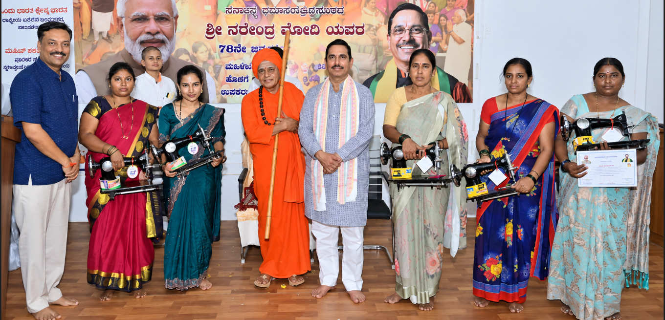 Joshi launches 'Arogya Vahini' mobile clinics in Dharwad
