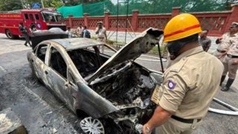 Car blaze averted near CM’s Bengaluru residence