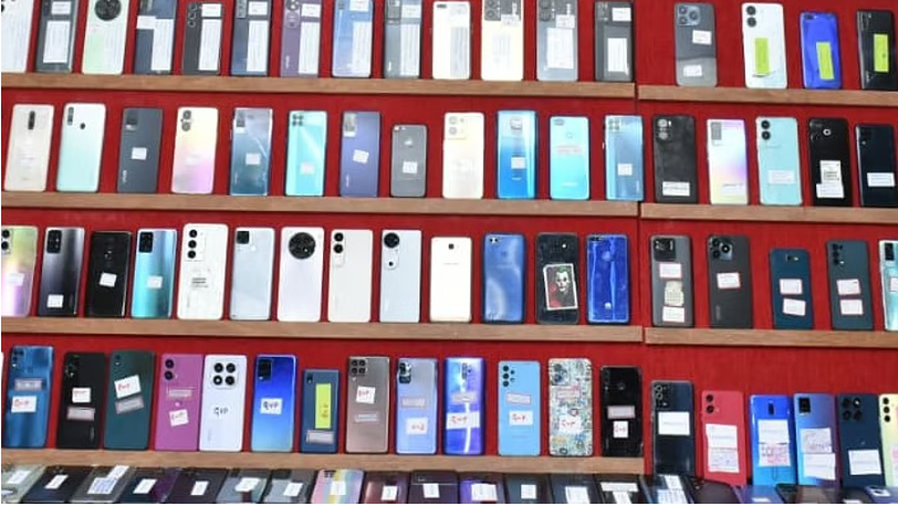 Bengaluru Police return 692 lost phones, warn against cyber scams