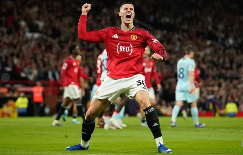 Clinical Manchester United beat Brentford to strengthen top-four grip