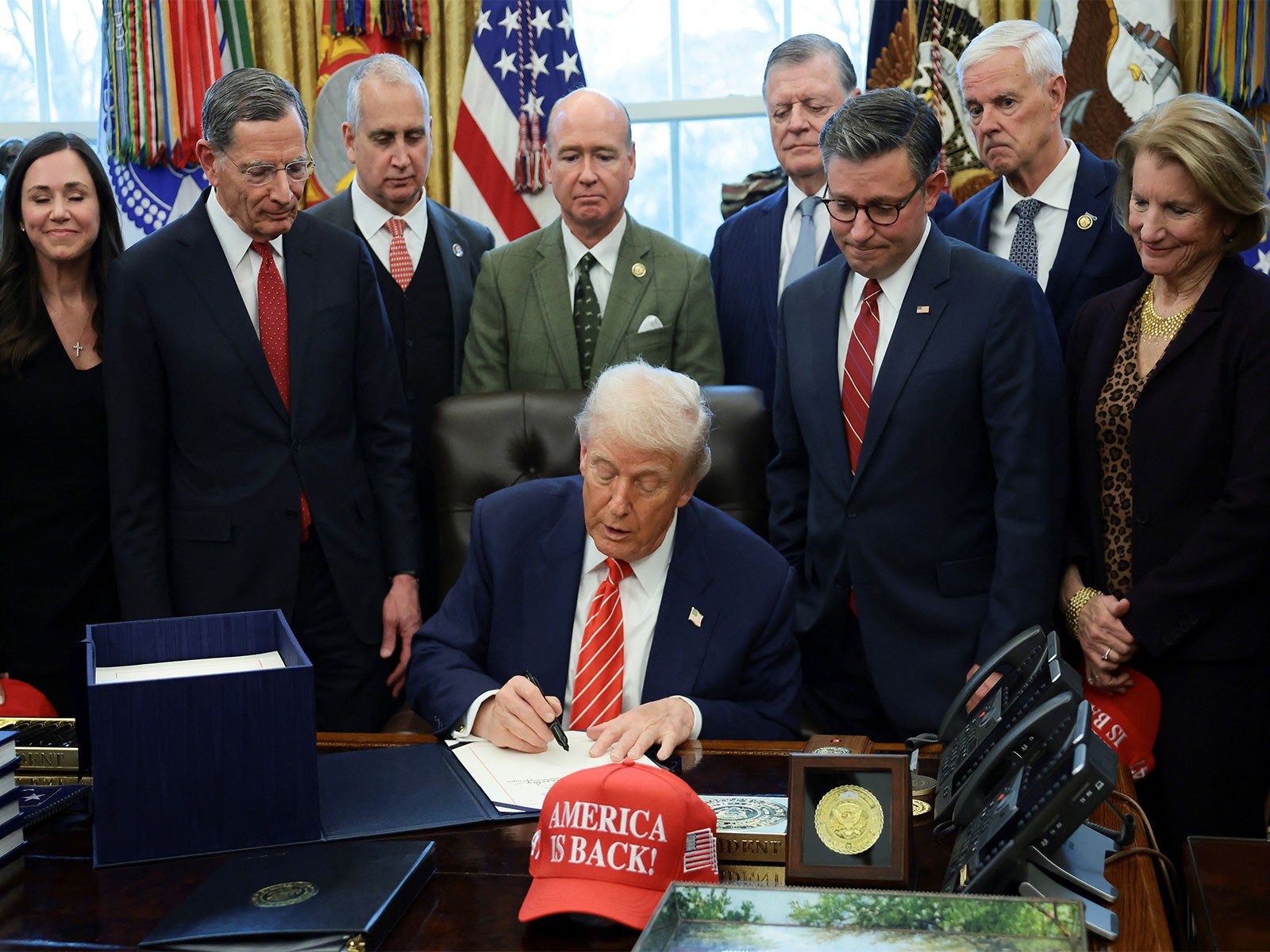 Trump signs bill ending partial Fed shutdown