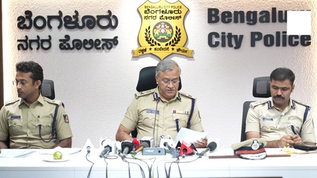 Fraudster caught selling fake gold bars