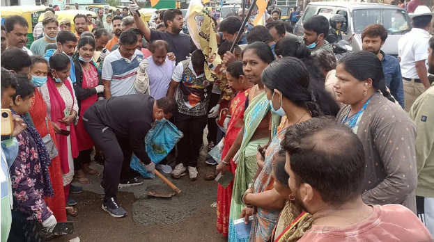 BJP Stages Statewide Protests Over Potholes