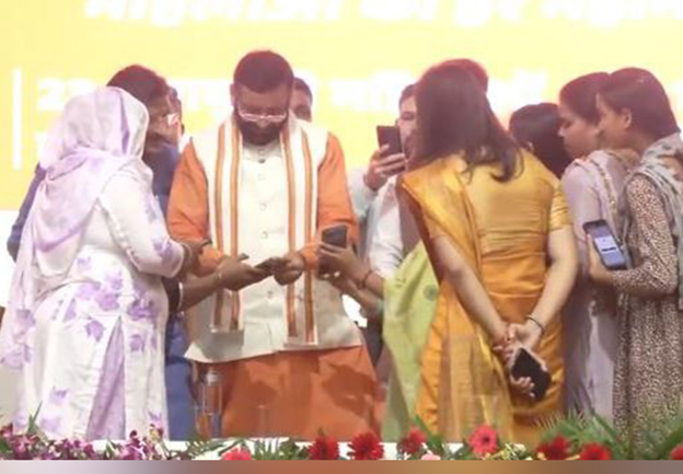 Haryana CM launches Rs 2,100 monthly scheme