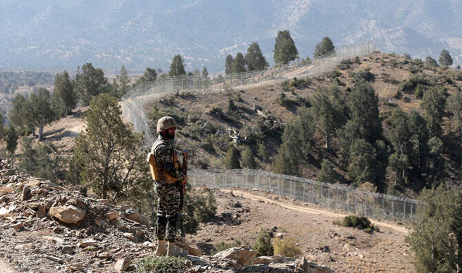 Pak says clashes near the Afghan border killed 12 soldiers
