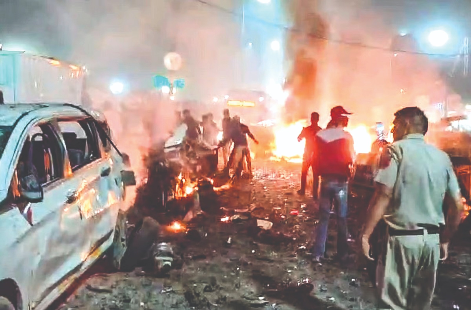 Massive explosion rocks Delhi, 8 dead, several hurt