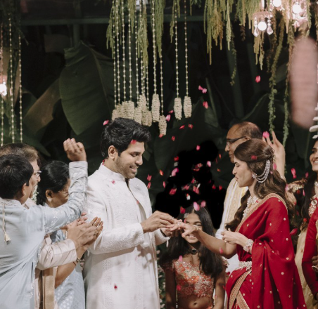 Allu Arjun joyfully welcomes Nayanika into family