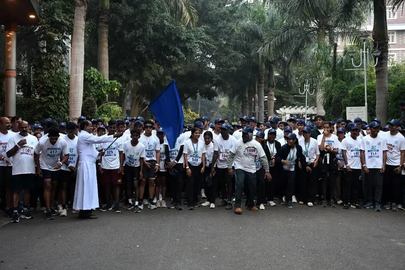 Kristu Jayanti University Hosts Cleanliness Drive and Swadeshi Sankalp Run