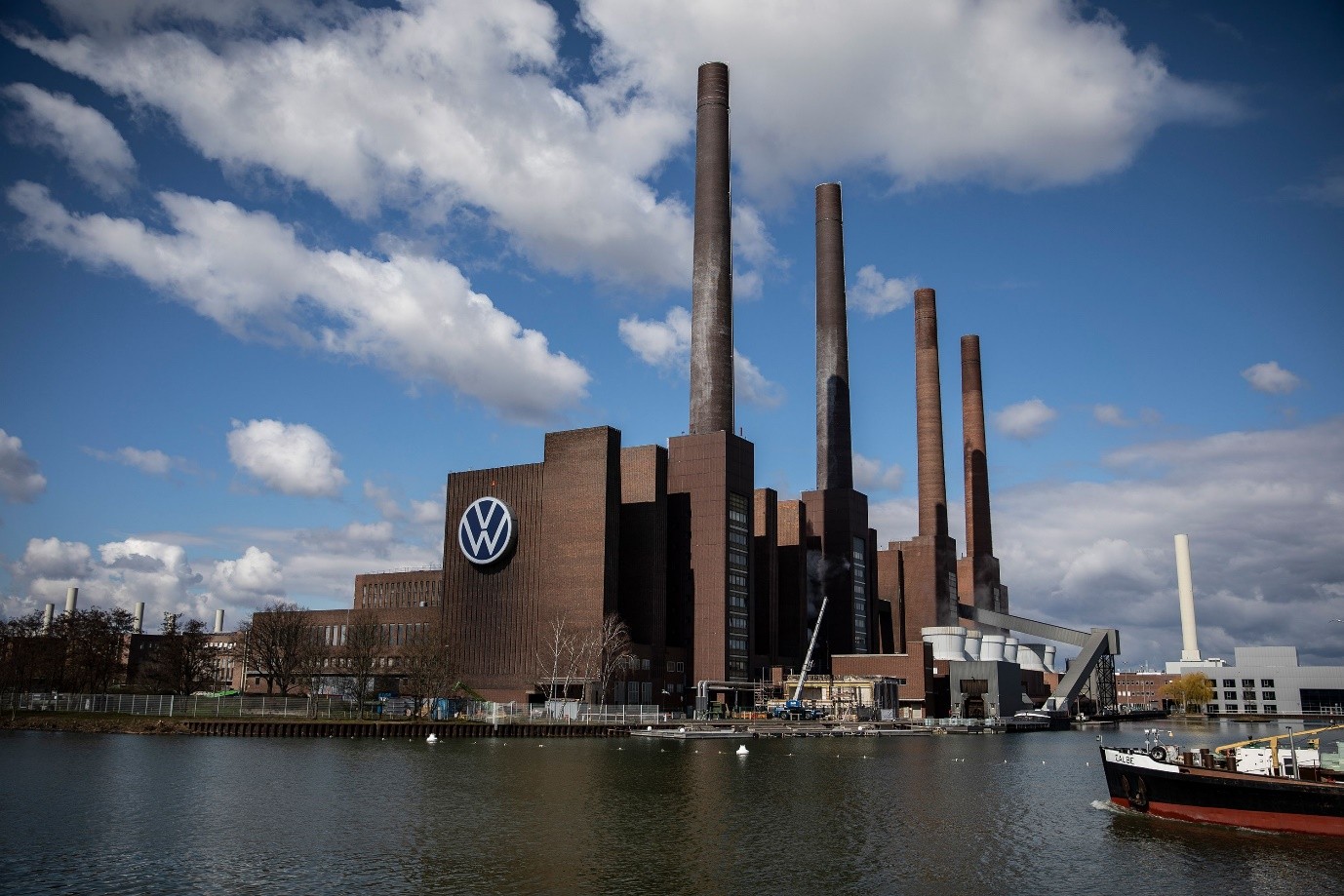 Wolfsburg: Birth of an Automotive Giant