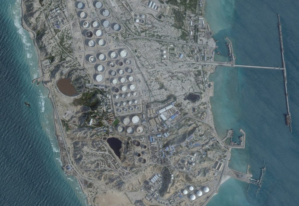 US missiles hit tanker near Kharg Island