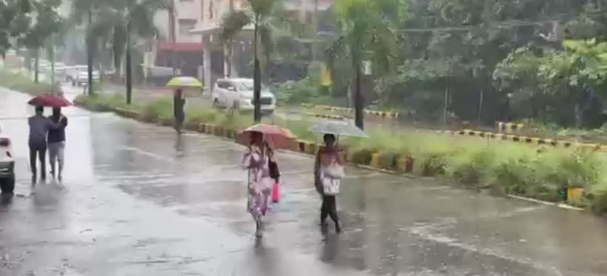Relentless rains disrupt life across in Dakshina Kannada