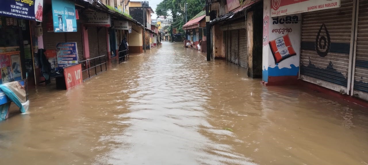 Torrential rain paralyzes coastal Uttara Kannada