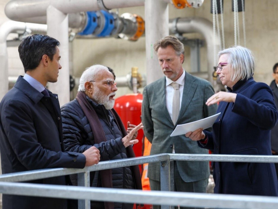 PM seeks Dutch tech for water management infra