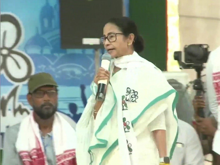 Mamata blames BJP over Raghunathganj violence row