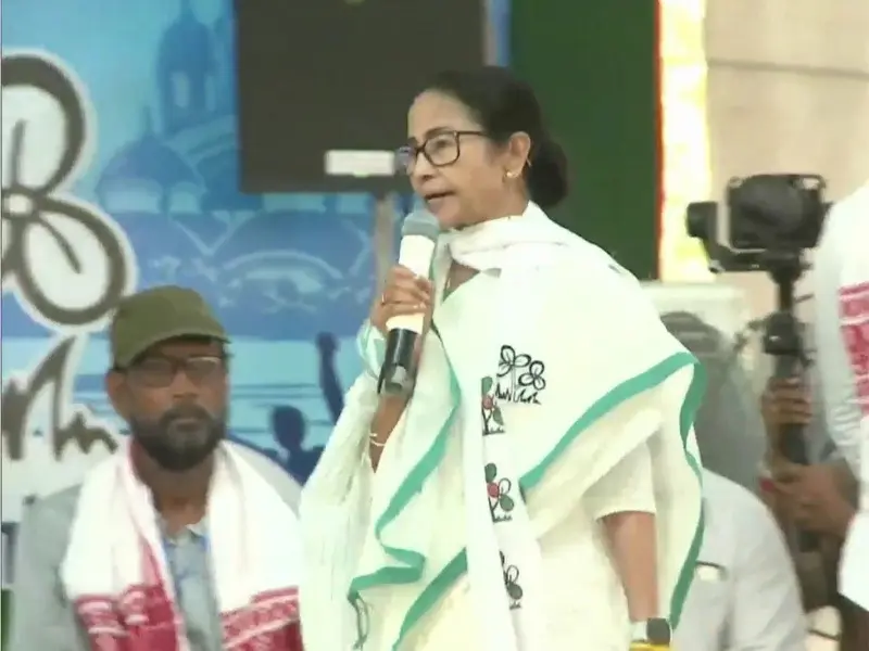 Mamata blames BJP over Raghunathganj violence row