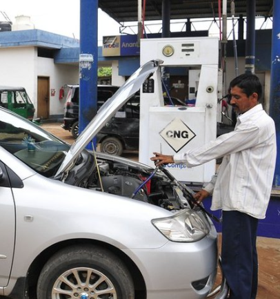 Fuel strike paralyzes 8 districts in Bangladesh