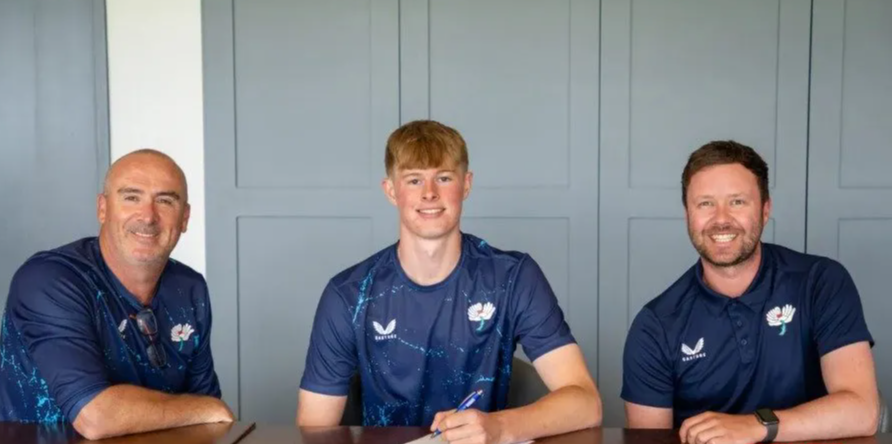 Matthew Firbank signs first pro contract with Yorkshire