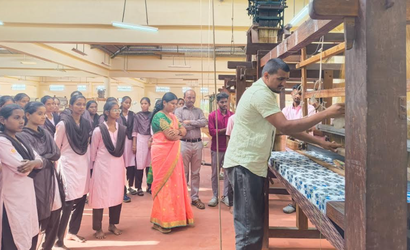 Gadag Handloom Institute shapes future with modern learning