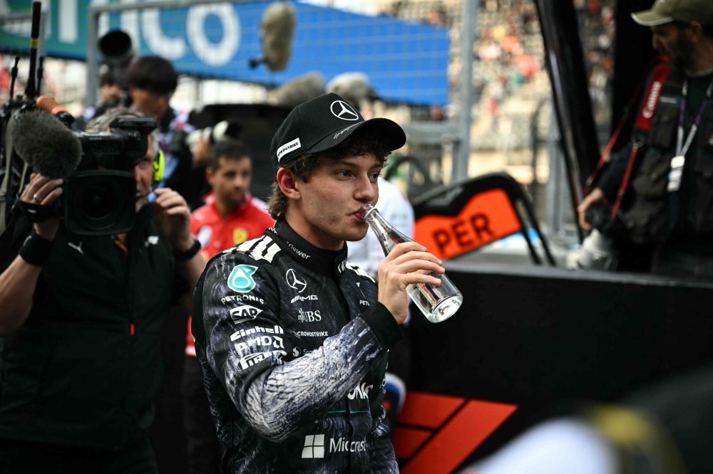 Antonelli claims second straight pole in Japan