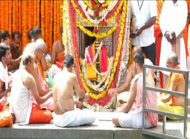 Thousands witness cauvery sankramana at Talacauvery