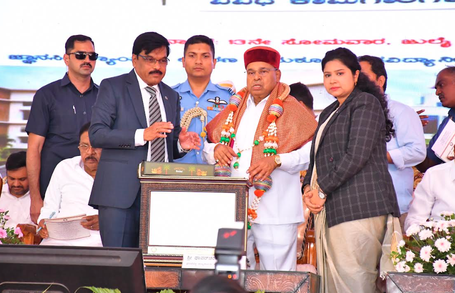 Modern facilities will shape future students: Governor