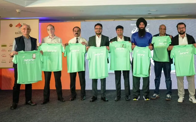 Champions lead massive crowd at Bengaluru race