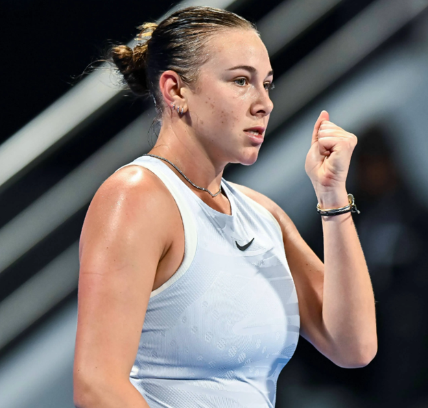 Anisimova stuns Gauff to enter China final