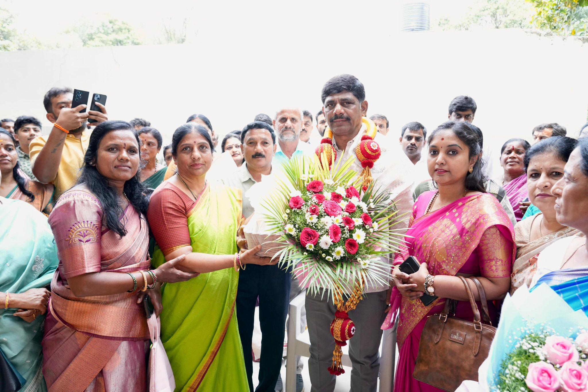 DK Suresh engages with public, Congress leaders
