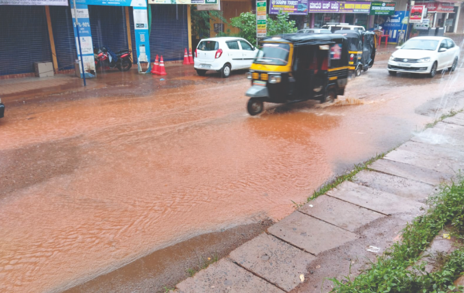Rathabeedi road turns into stream during rainfall
