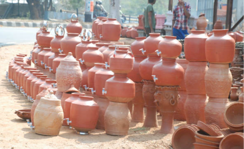 Clay pot demand rises amid Vijayapura heat