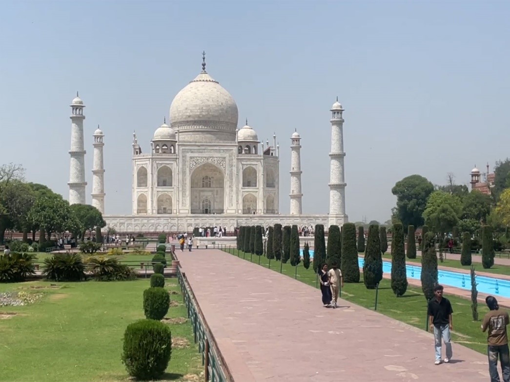 Rising heat keeps tourists away from Taj