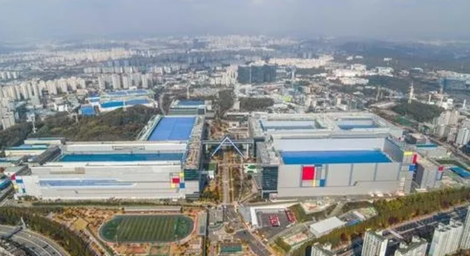 Samsung Chairman Urges Dialogue Amid Strike Concerns