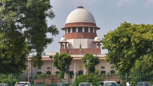 SC warns MP, CBI over absconding cops