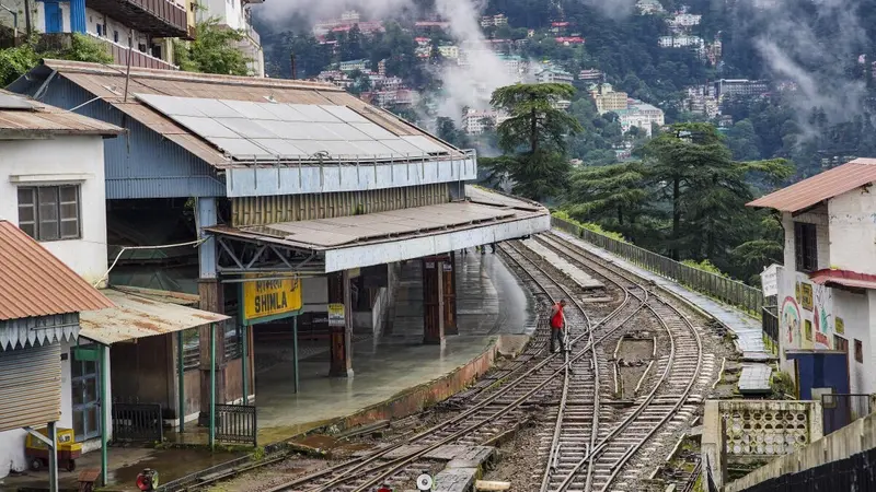 Heavy rain halts trains, shuts schools in Himachal
