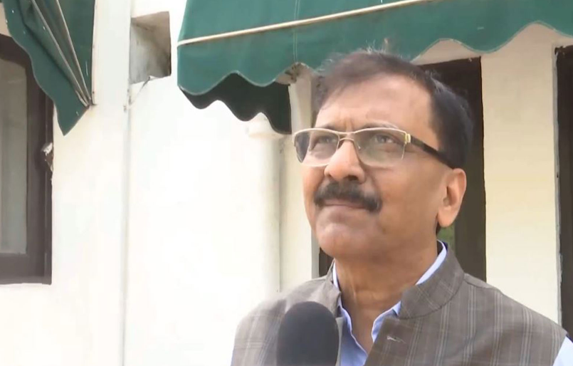 Raut blasts BJP for blaming Cong for Assam immigration issues