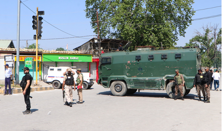 Cops intensify crackdown on banned network in Sopore