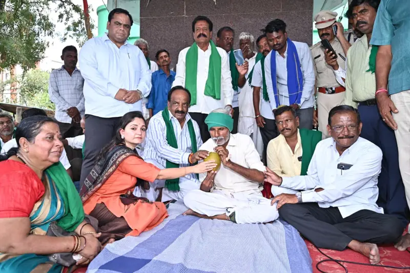 Assurances from MLA and DC ends farmers’ hunger strike