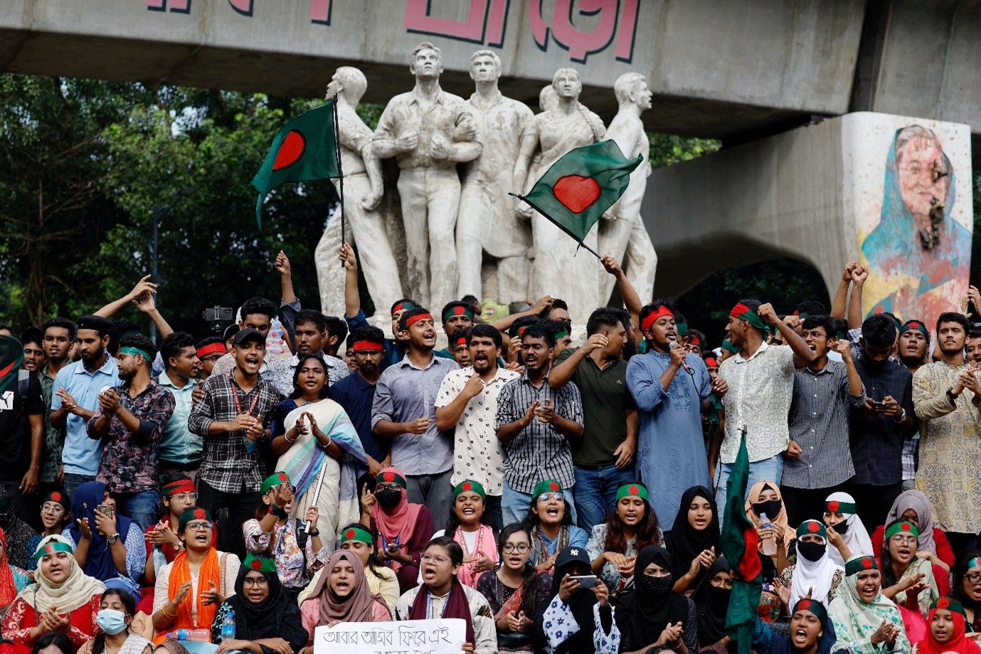Bangladeshi Expatriates Protest Outside ICJ, Accuse Yunus-Led Interim Government of Human Rights Violations