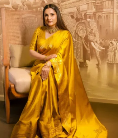 Ramya Glows Like Dasara Doll Before Mysuru Palace