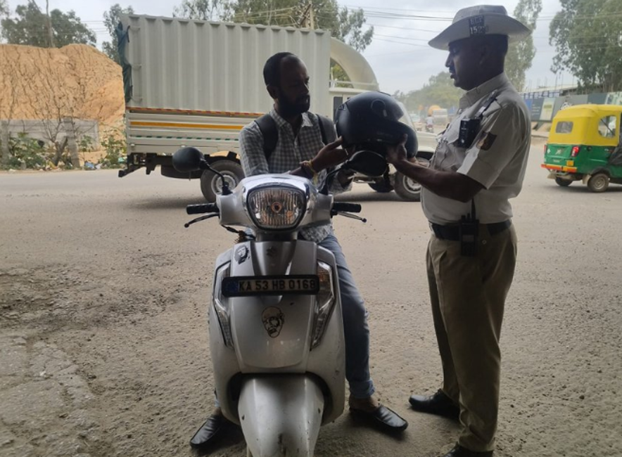 Campaign stresses lifesaving role of helmets